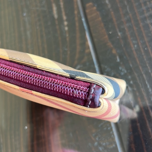 BURBERRY - Picture 6 of 13